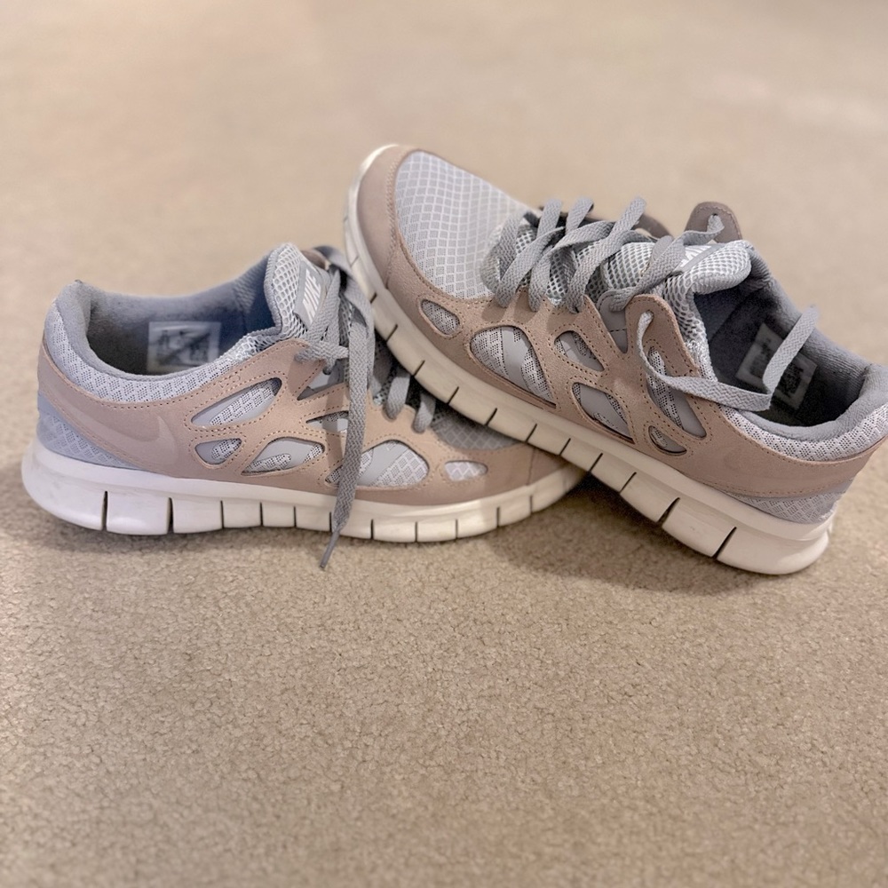 Nike Free Run 2 Gray/Nude Size 11.